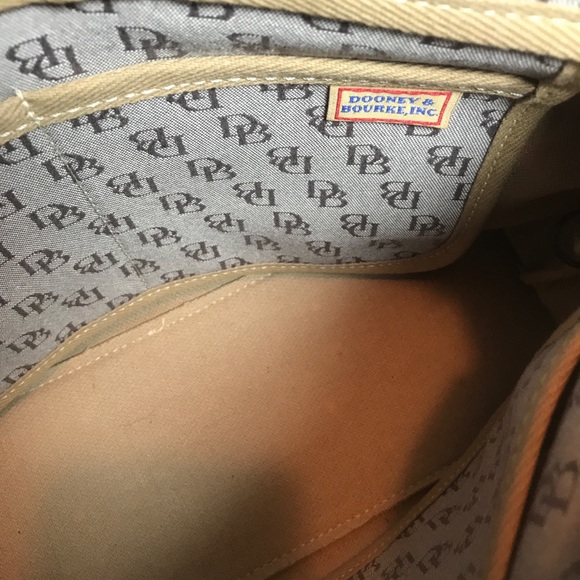 *SOLD*dooney and bourke med size bag-Near Perfect! - Picture 4 of 11